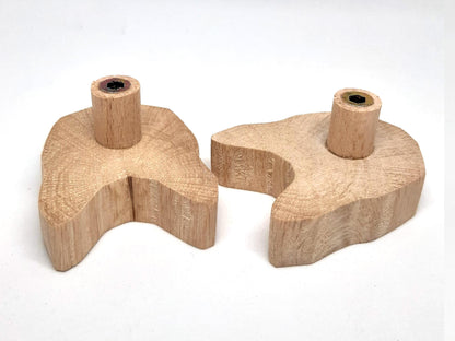 Rendez vos meubles plus charmants avec ces poignées en bois en forme de tête de chat. Idéales pour une commode, un placard ou un meuble enfant, elles ajoutent une touche ludique et chaleureuse à votre intérieur. Conçues en bois naturel, elles s’intègrent parfaitement dans un décor scandinave ou bohème. Faciles à poser, elles permettent de donner un second souffle à votre mobilier. Personnalisez votre décoration avec ces accessoires originaux et élégants.