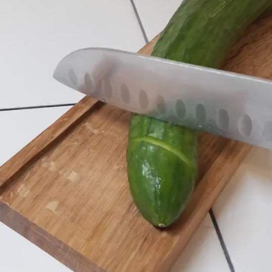 Planche à découper réversible en bois – Côté droit & bord relevé – Inspirée recette concombre Lena Situations – Chêne massif sans colle